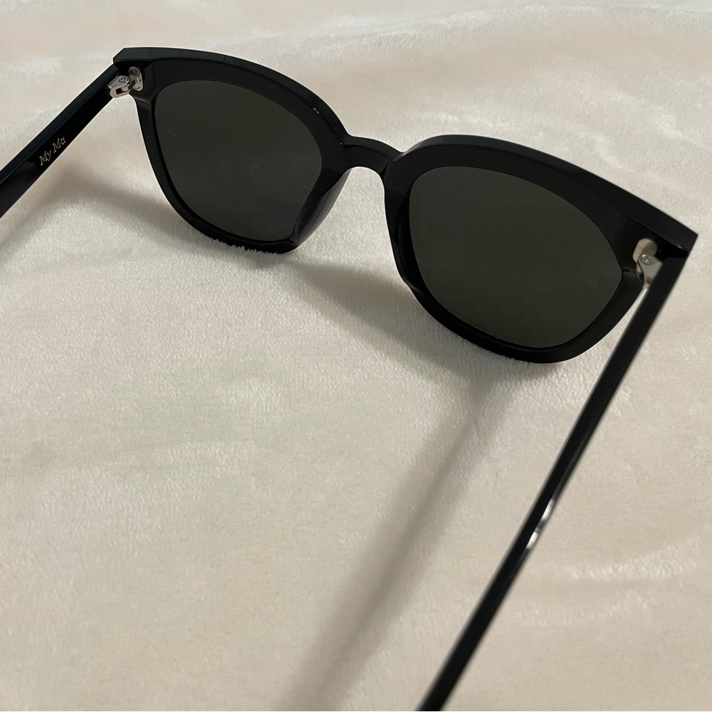 GENTLE MONSTER Black Sunglasses - Picture 5 of 16